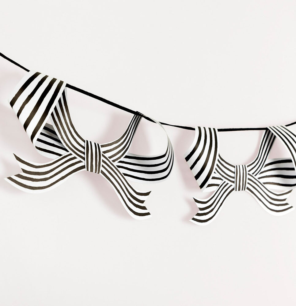 Black & White Stripy Bow Garland