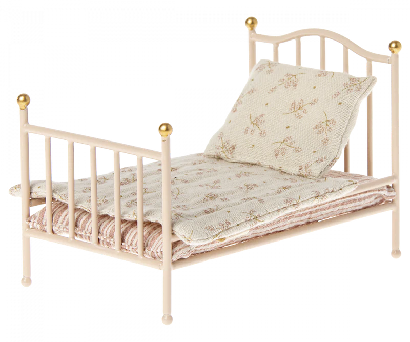 Rose Vintage Bed
