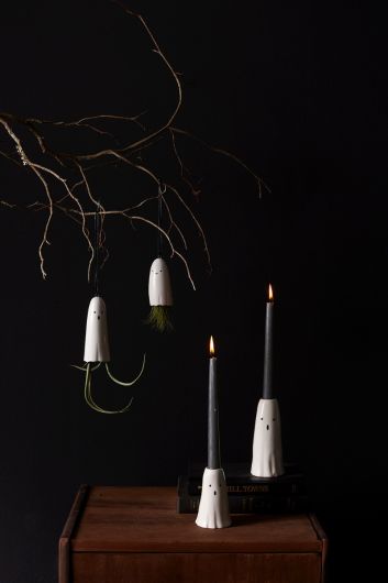 
            
                Load image into Gallery viewer, Phantom Ghost Candleholder
            
        